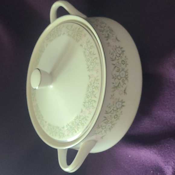 TaiHei Other - Vintage TaiHei China Soup Tureen with Lid